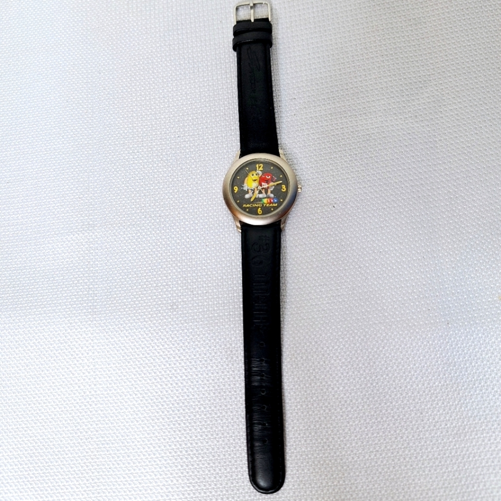 Nascar M&M 1999 collectors #36 Erine Irvan quartz watch.